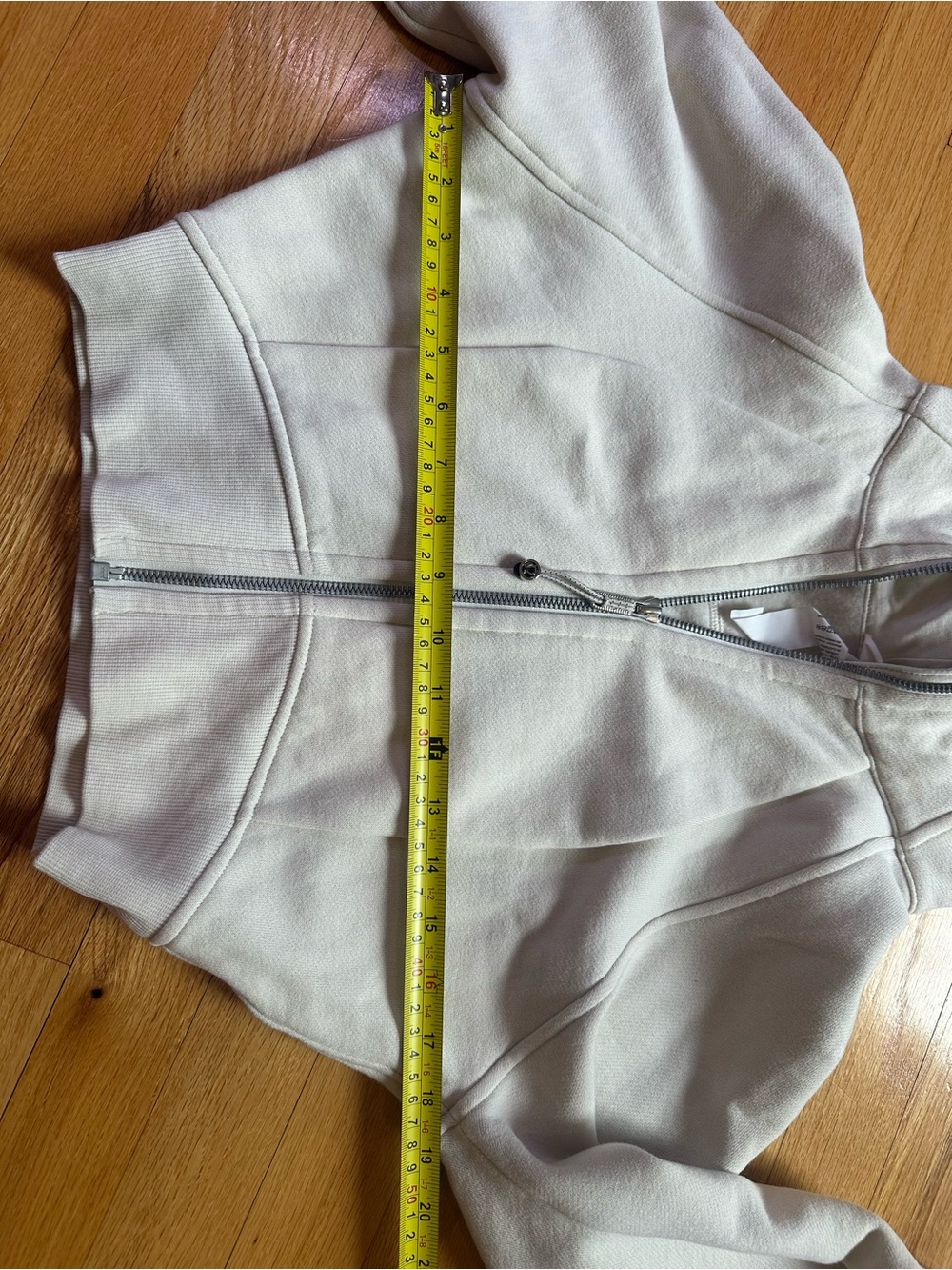 Lululemon Scuba Full-Zip Cropped Hoodie in Bone size 4 - Picture 10 of 10
